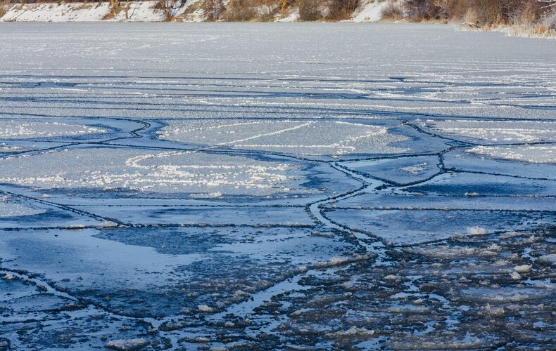 Prudence sur le lac